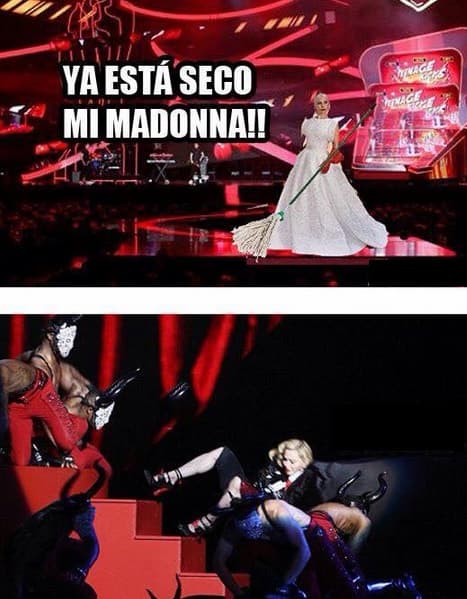 También Lady Gaga salió a relucir en los memes. En otros premios la exótica cantante usó un vestido y unos guantes muy feos y eso también fue motivo de chistes.