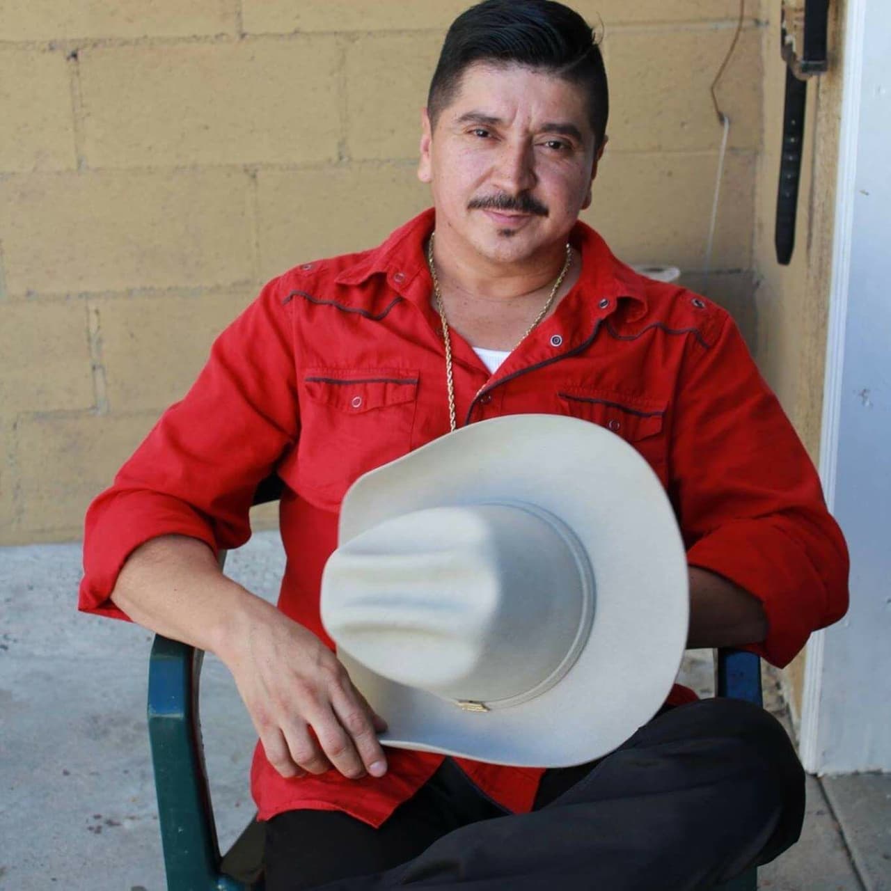 Luego de haber pasado por varias etapas complicadas en su vida, Miguel Gastelum se siente feliz y orgulloso de sus logros, pues ahora es importante empresario de la restauración y sobre todo un reconocido compositor.