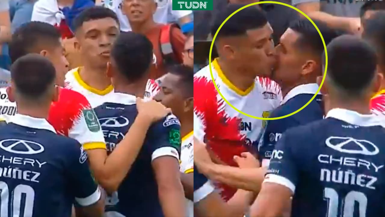 ¡Insólito! Jugador hace falta y besa a su rival en el futbol de Costa Rica
