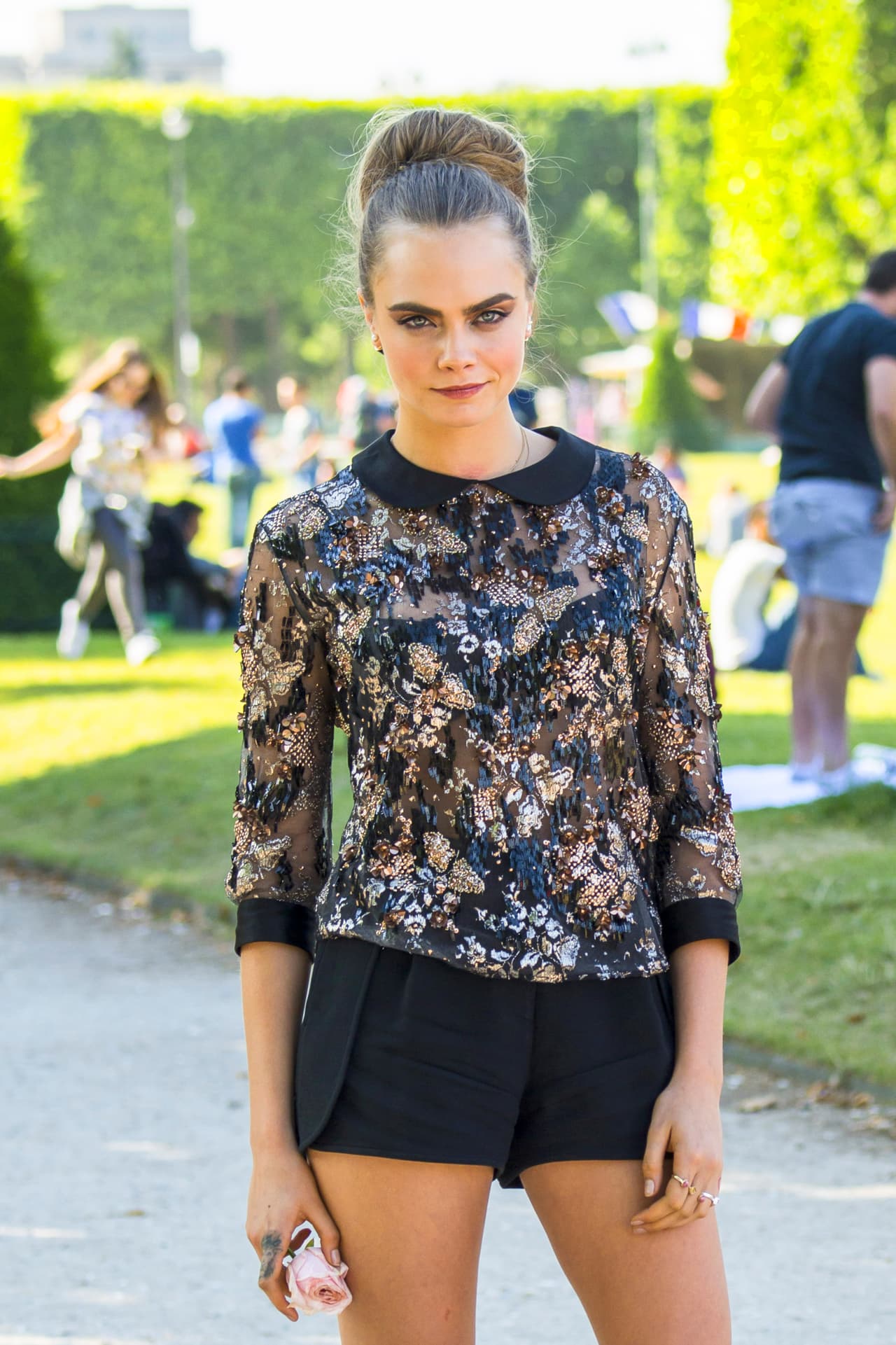 Total black. El color comodín dice presente esta temporada en shorts de todos los largos, estampas y telas.