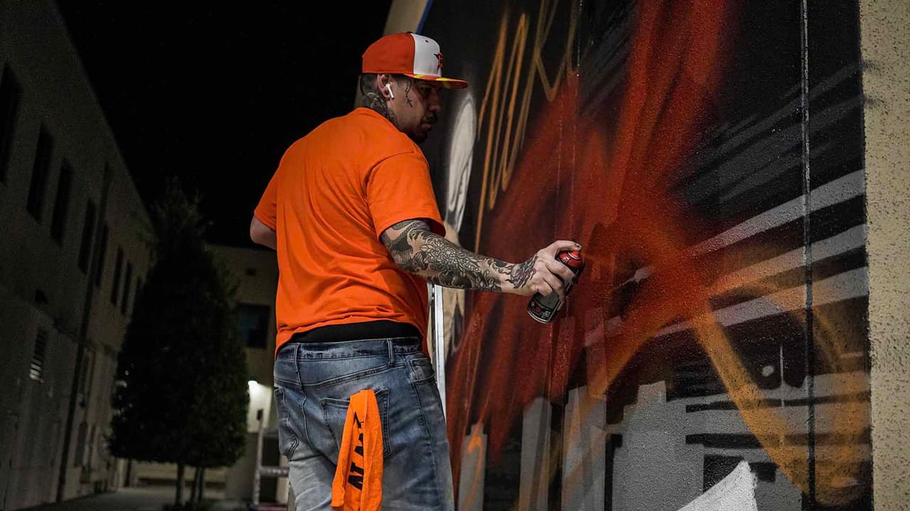 Este mural está ubicado en la LaCenterra, Cinco Ranch, al oeste de Houston.