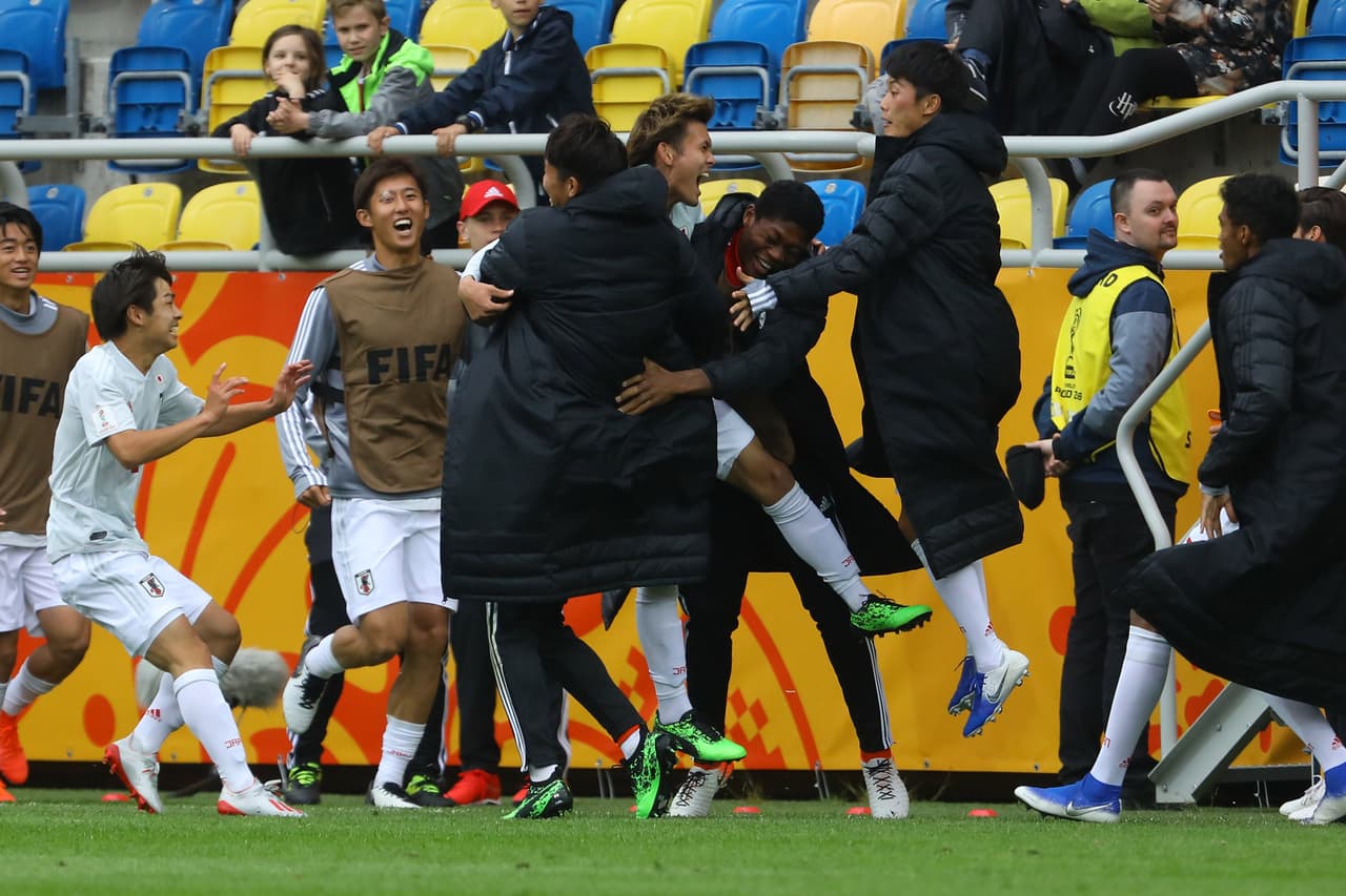Japón celebraba su dominio reflejado en el marcador, en un triunfo que lo acerca a la siguiente fase y lo pone de líder del grupo.
