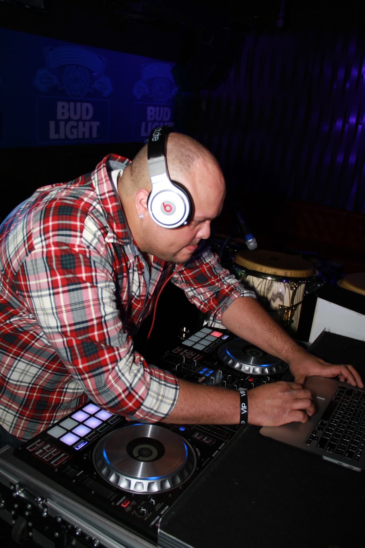 ¡La X lo hace de nuevo! El Bud Light Party feat. Don Miguelo y la comedia de Joel Santiago, Edgar "Tangana" Rivera, Imagine y Ruperto Vanderpool encendió Mamajuana Cafe Queens el martes 19 de abril.