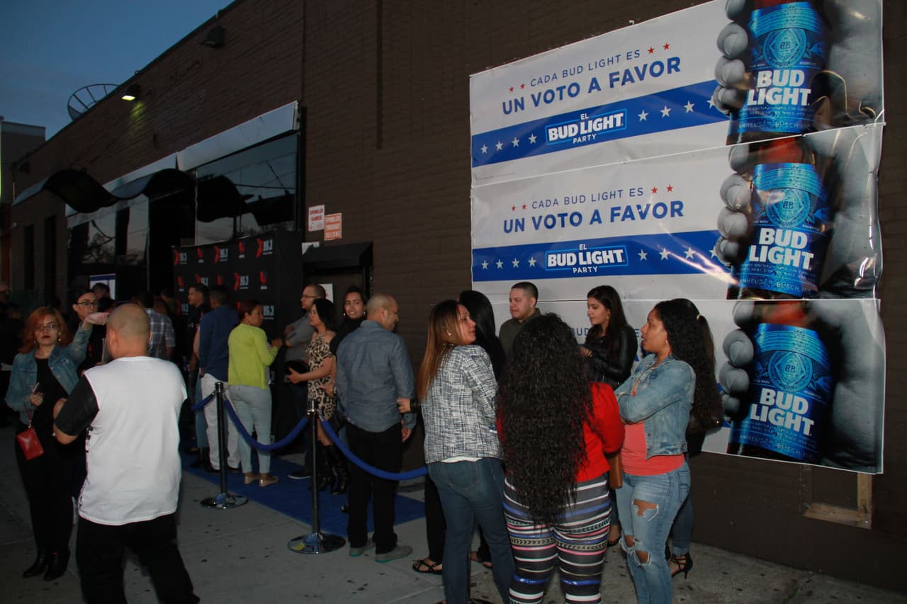 ¡La X lo hace de nuevo! El Bud Light Party feat. Don Miguelo y la comedia de Joel Santiago, Edgar "Tangana" Rivera, Imagine y Ruperto Vanderpool encendió Mamajuana Cafe Queens el martes 19 de abril.