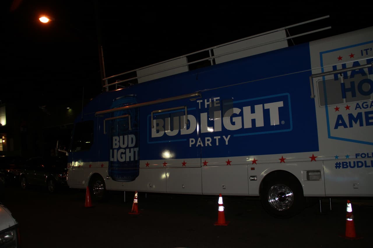 ¡La X lo hace de nuevo! El Bud Light Party feat. Don Miguelo y la comedia de Joel Santiago, Edgar "Tangana" Rivera, Imagine y Ruperto Vanderpool encendió Mamajuana Cafe Queens el martes 19 de abril.