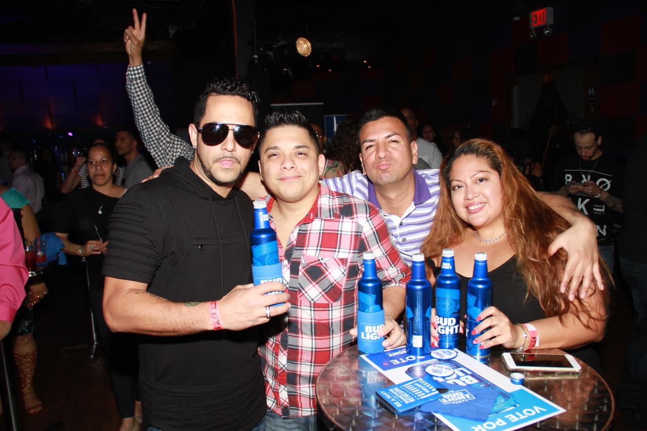 ¡La X lo hace de nuevo! El Bud Light Party feat. Don Miguelo y la comedia de Joel Santiago, Edgar "Tangana" Rivera, Imagine y Ruperto Vanderpool encendió Mamajuana Cafe Queens el martes 19 de abril.