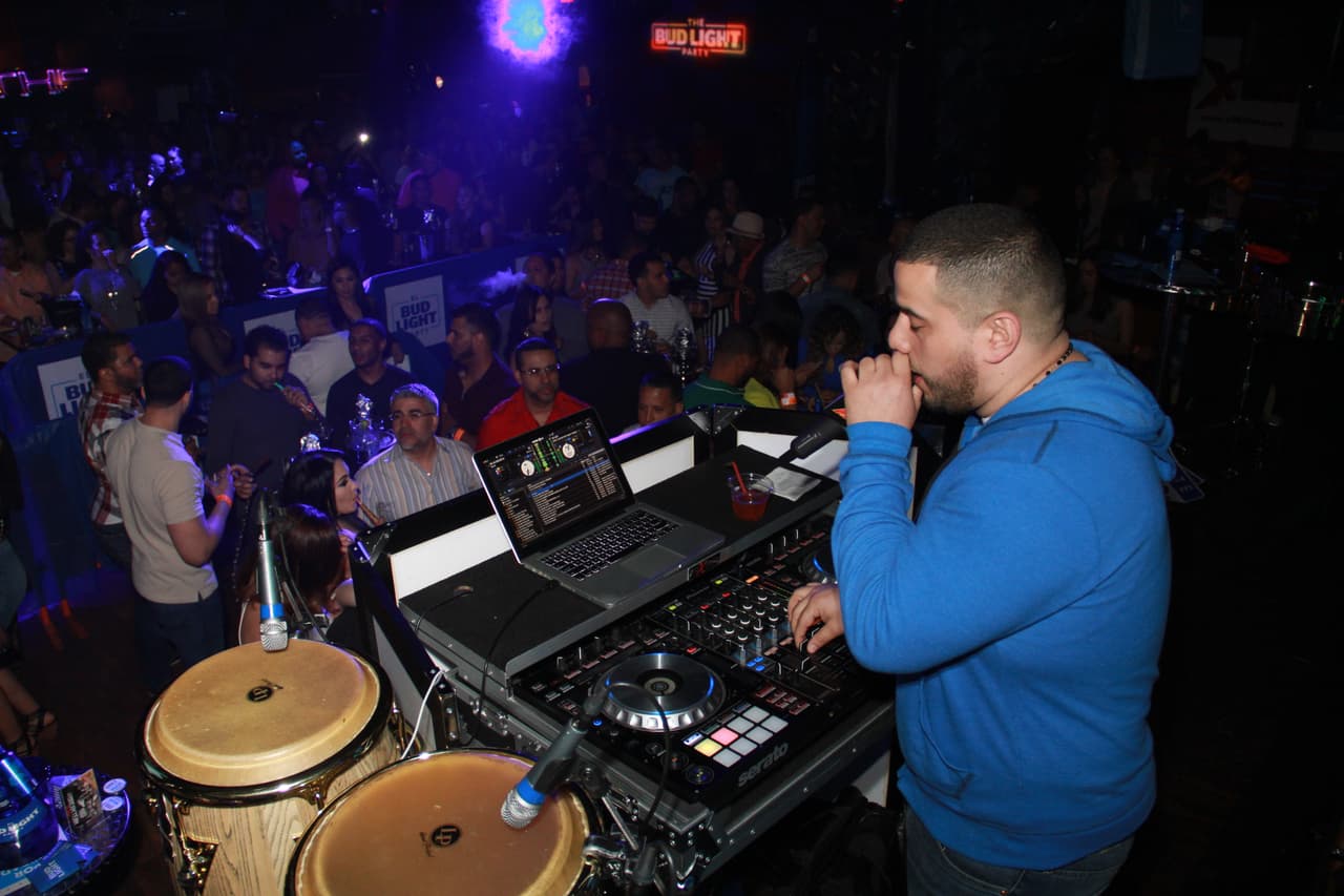 ¡La X lo hace de nuevo! El Bud Light Party feat. Don Miguelo y la comedia de Joel Santiago, Edgar "Tangana" Rivera, Imagine y Ruperto Vanderpool encendió Mamajuana Cafe Queens el martes 19 de abril.