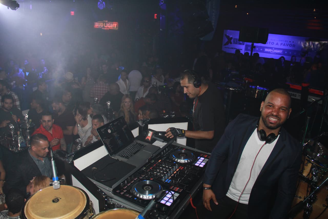 ¡La X lo hace de nuevo! El Bud Light Party feat. Don Miguelo y la comedia de Joel Santiago, Edgar "Tangana" Rivera, Imagine y Ruperto Vanderpool encendió Mamajuana Cafe Queens el martes 19 de abril.