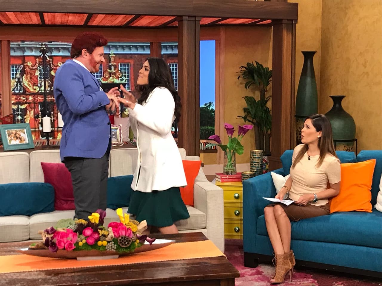 Por lo que ellos decidieron darnos un adelanto de su primer baile como esposos.