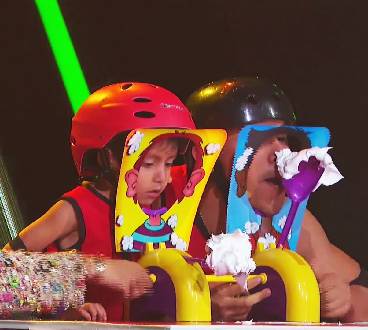 Tanto así que Gali tuvo que ayudarlo en el último juego.