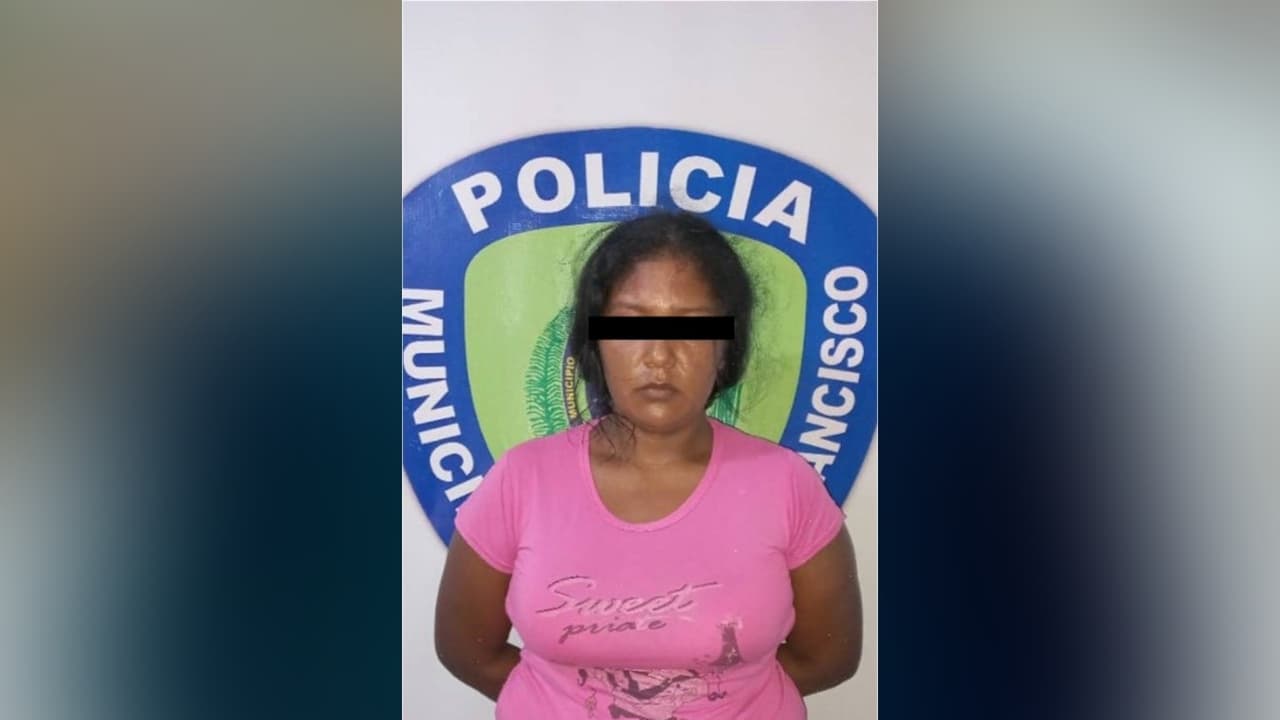 Una madre es acusada de quemarle las manos a su hija porque se comió la porción de uno de sus hermanos
