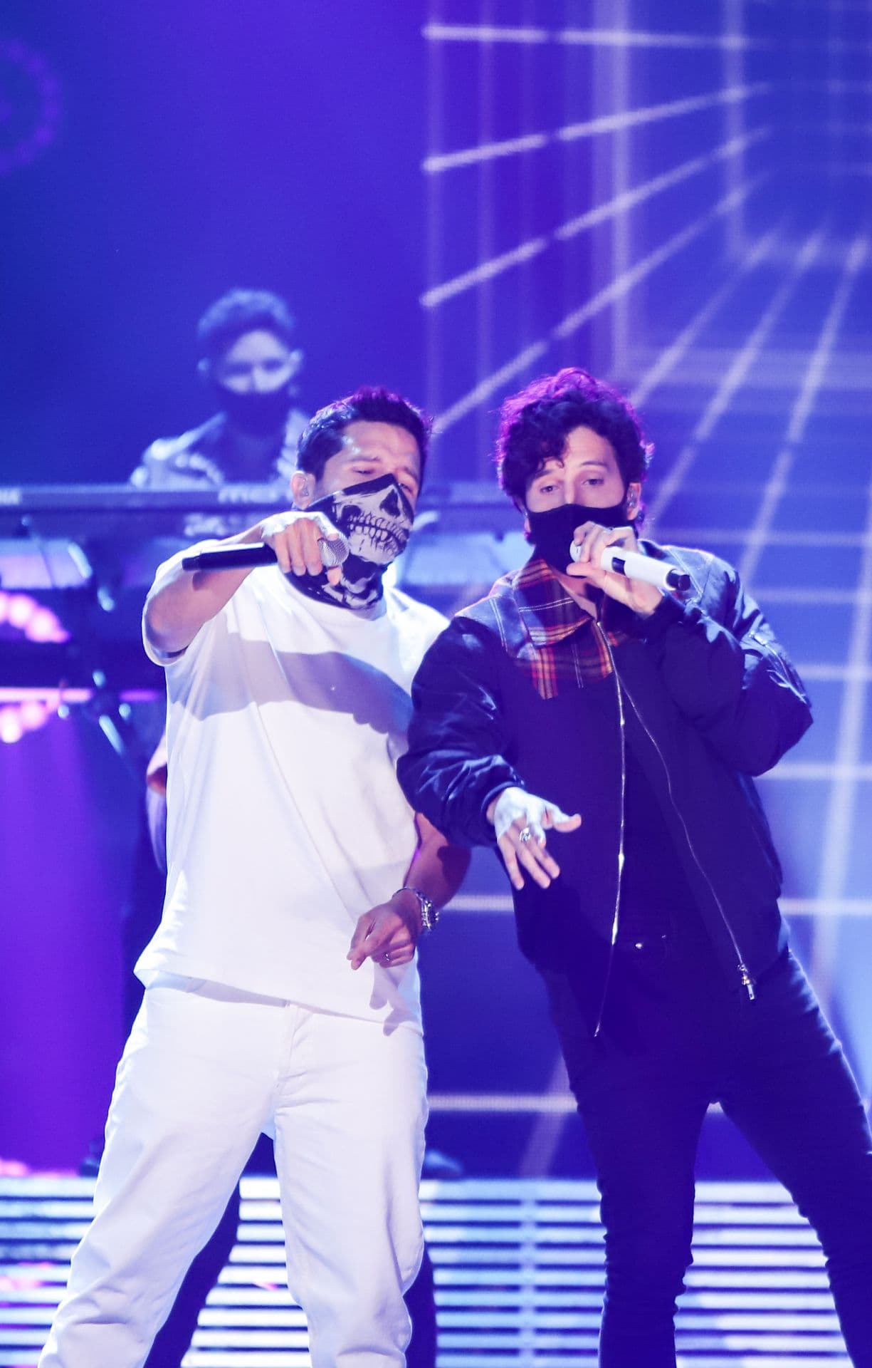 También tendrán una participación especial con 
<b>Sebastián Yatra</b> y por supuesto que es una de las más esperadas.