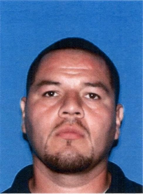 <a href="https://www.dea.gov/fugitives/marco-navarrette-rocha" target="_blank">Marco Navarrette-Rocha</a>, de 38 años. Es buscado por conspiración para distribuir y poseer con intención de distribuir sustancias controladas. Fue localizado por última vez en una dirección de Los Ángeles.