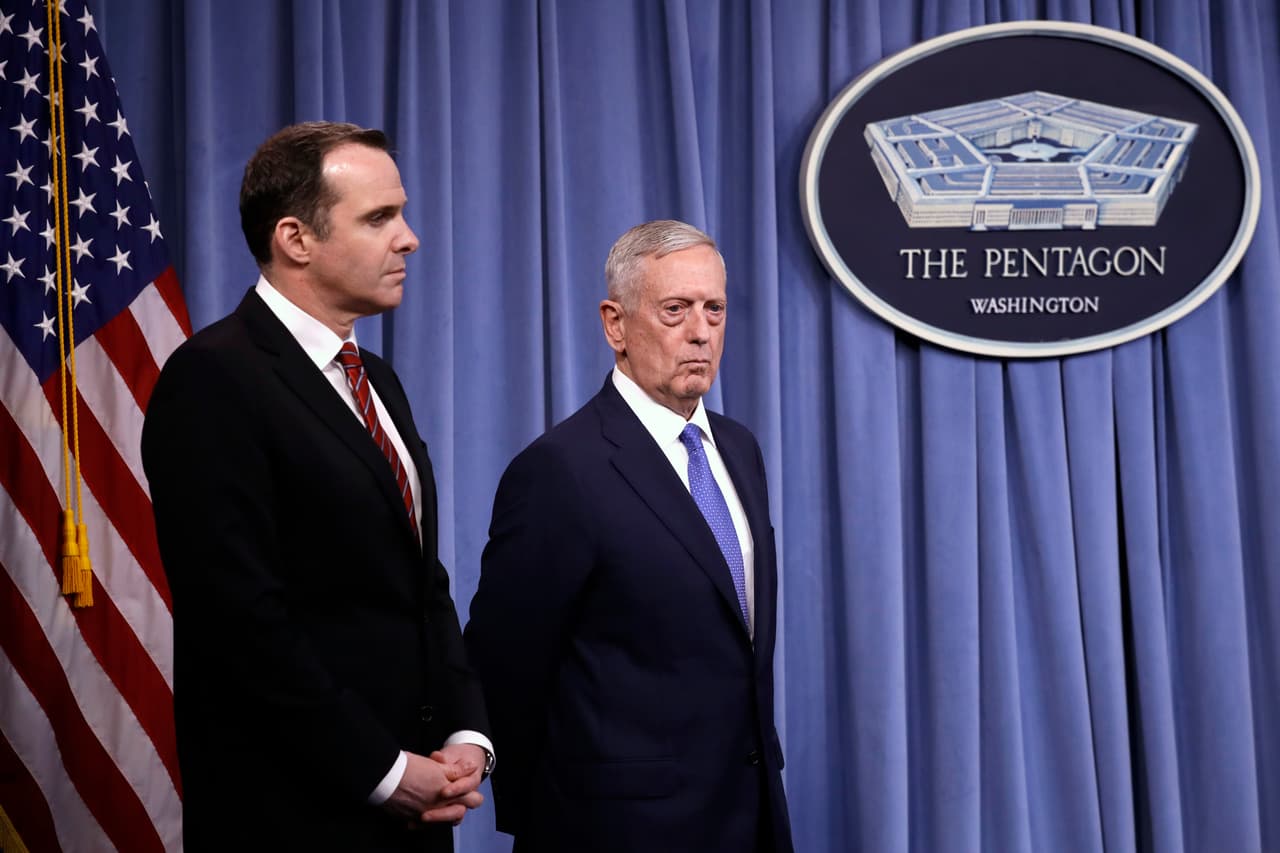 Otra renuncia: el enviado especial de EEUU para la coalición contra Estado Islámico se va en protesta por el retiro de tropas de Siria