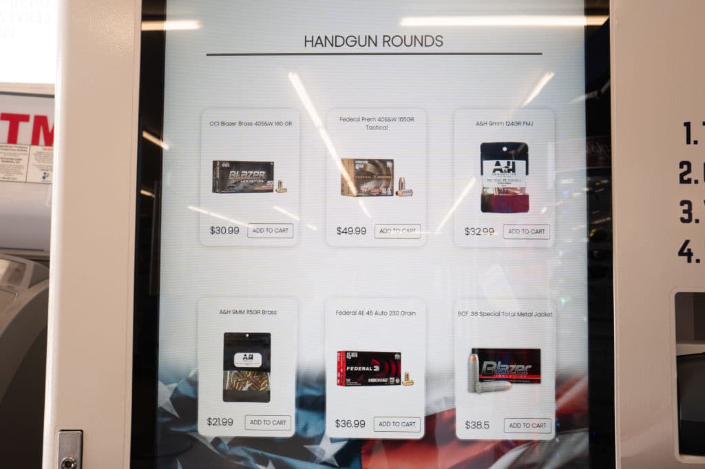 Cuando el sistema comprueba que la persona cumple con los requisitos, entonces le muestra las municiones que tiene a la venta.