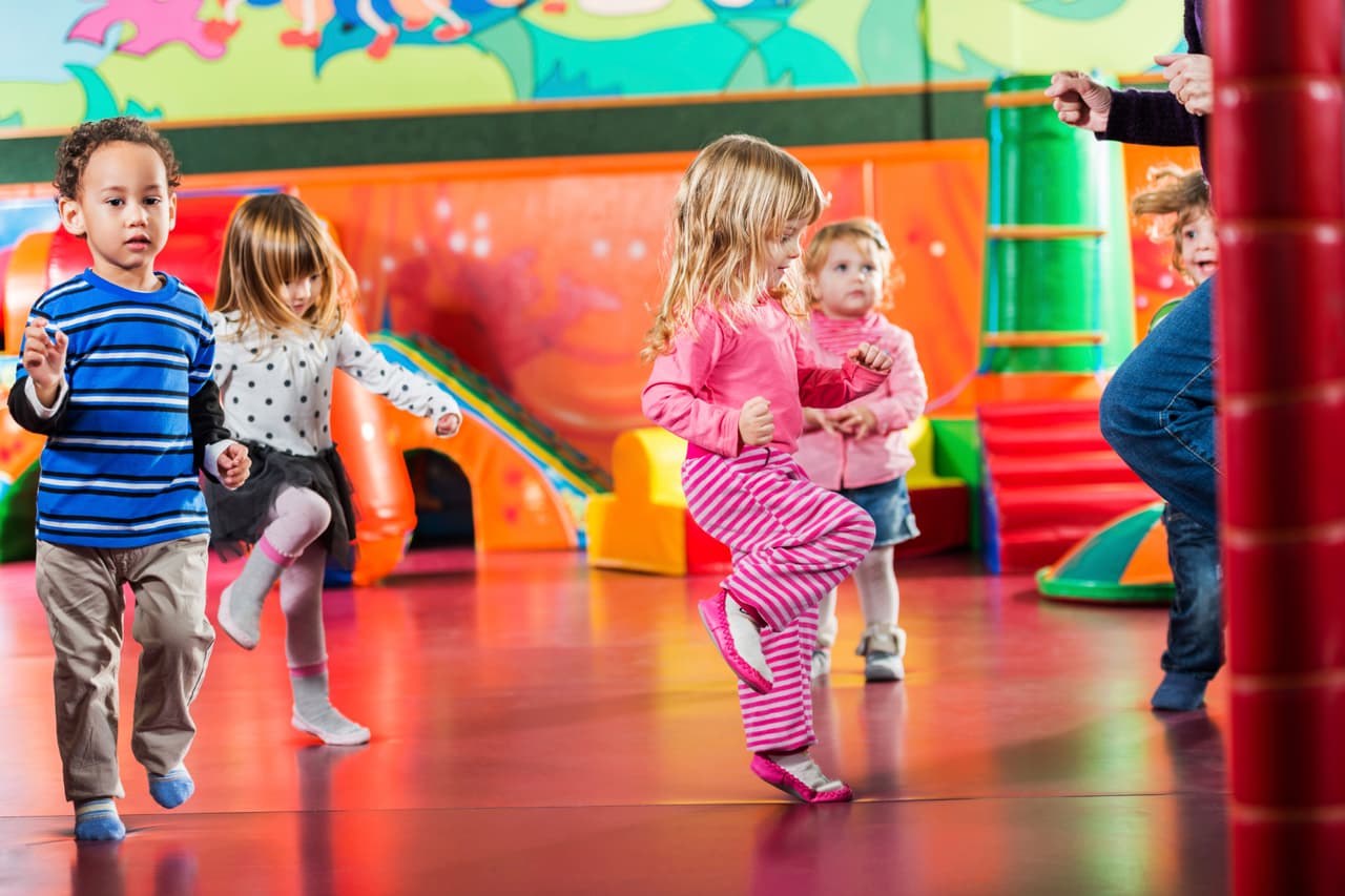 Nuevos programas para familias que necesiten asistencia para el cuidado infantil