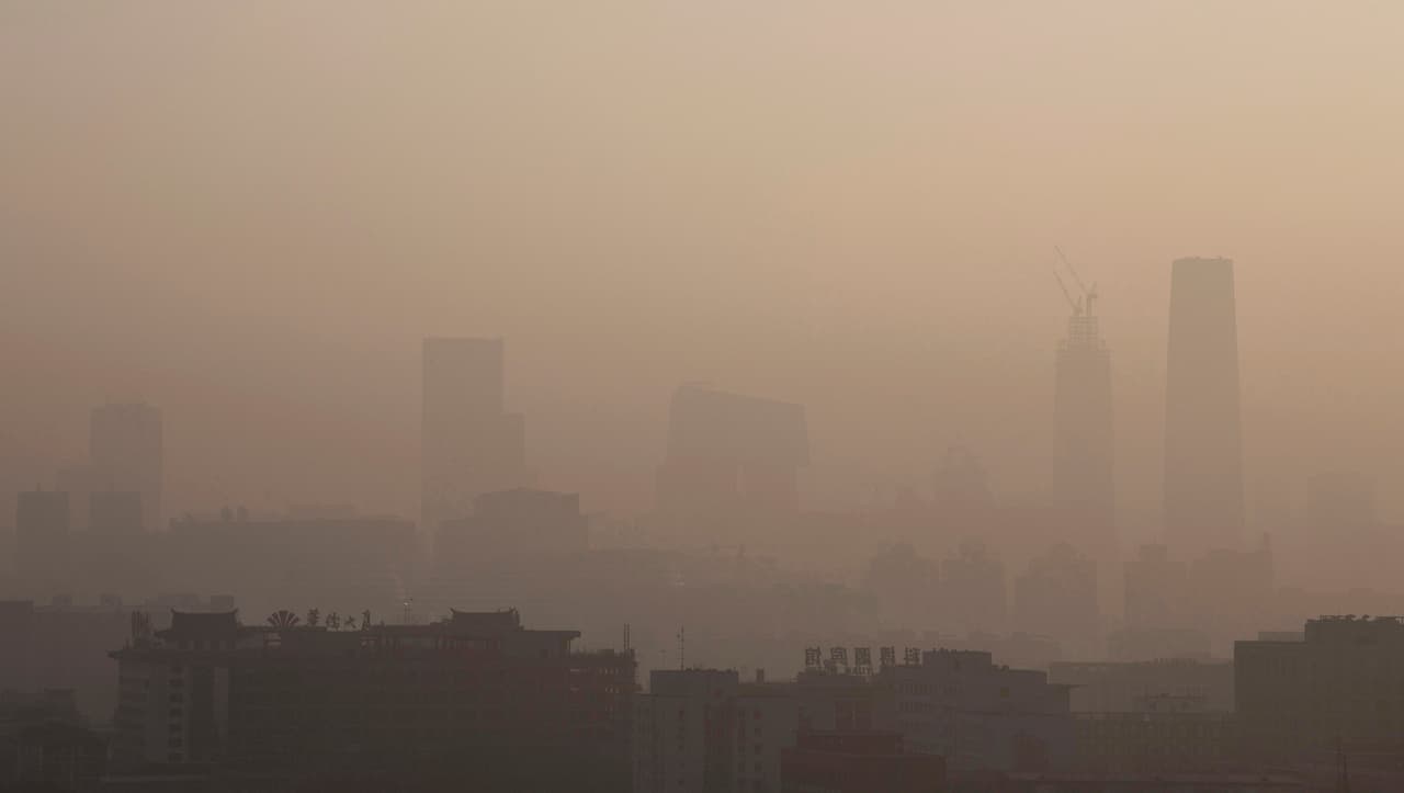 La bruma de polución cubre la ciudad