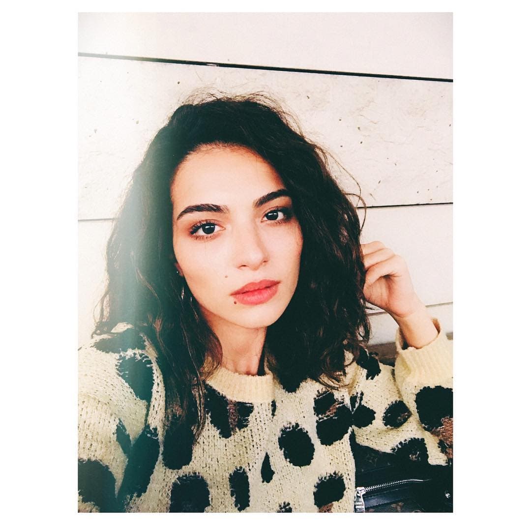 Comenzó a estudiar psicología en la Universidad de Ámsterdam, misma que abandonó para centrarse en su formación en modelaje y arte dramático.