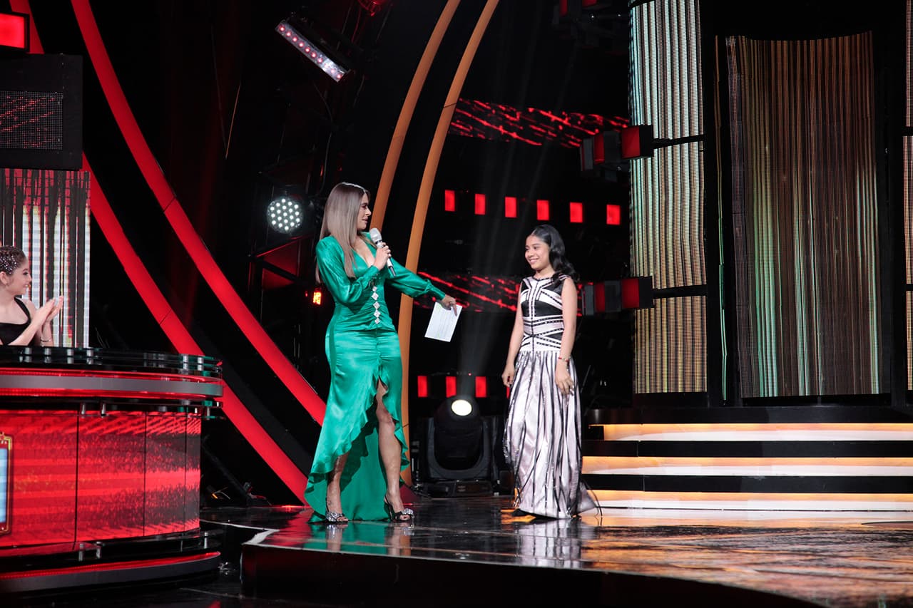 La última en lograr calificación perfecta en la novena gala fue Adilene, del escuadrón 'Giovani y sus Sacachispas'.