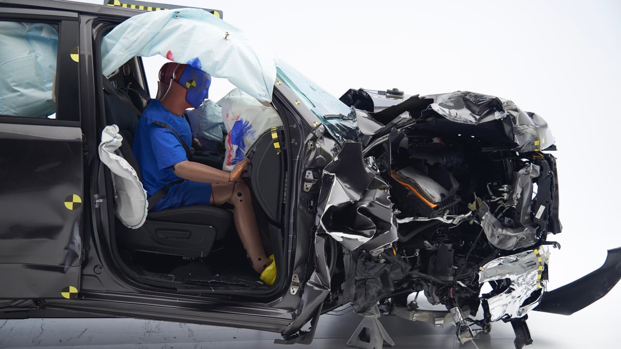 <b>Ram 1500 - fabricadas después de julio de 2018</b>
<br>Resistencia estructural:
<b>Buena</b>
<br>Soporte al pasajero:
<b>Aceptable</b>
<br>Protección de cuello y cabeza:
<b>Buena</b>
<br>Protección de pecho:
<b>Buena</b>
<br>Protección de cadera y muslo:
<b>Buena</b>
<br>Protección de parte baja de la pierna y pie:
<b>Buena</b>
<br>
<br>Calificación general:
<br>
<h3 class="cms-H3-H3">Buena</h3>