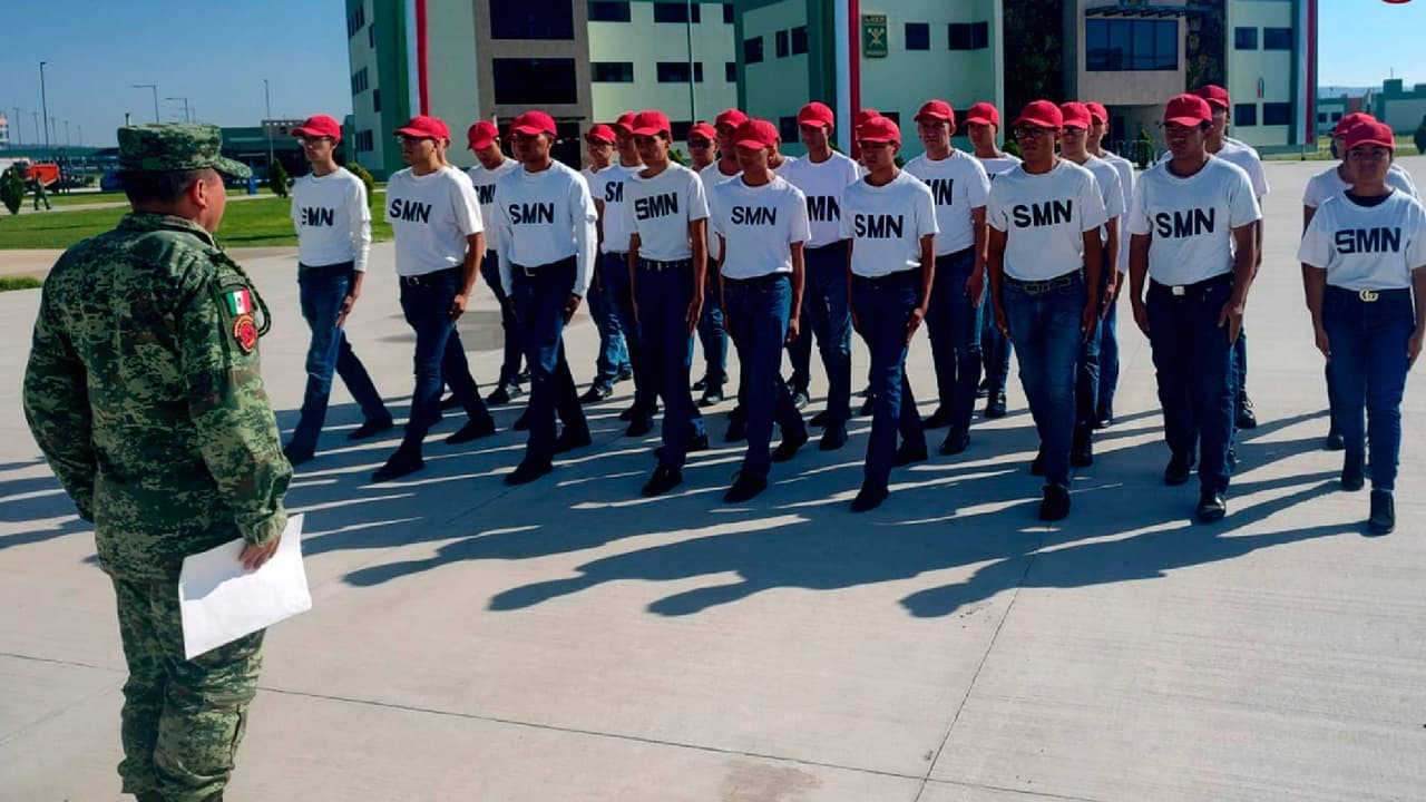 Para poder liberar la cartilla sólo debes 
<b>acudir al Consulado de México más cercano</b> del 2 de enero al 31 de diciembre de cada año, y comprobar que llevas más de 1 año residiendo fuera de México.