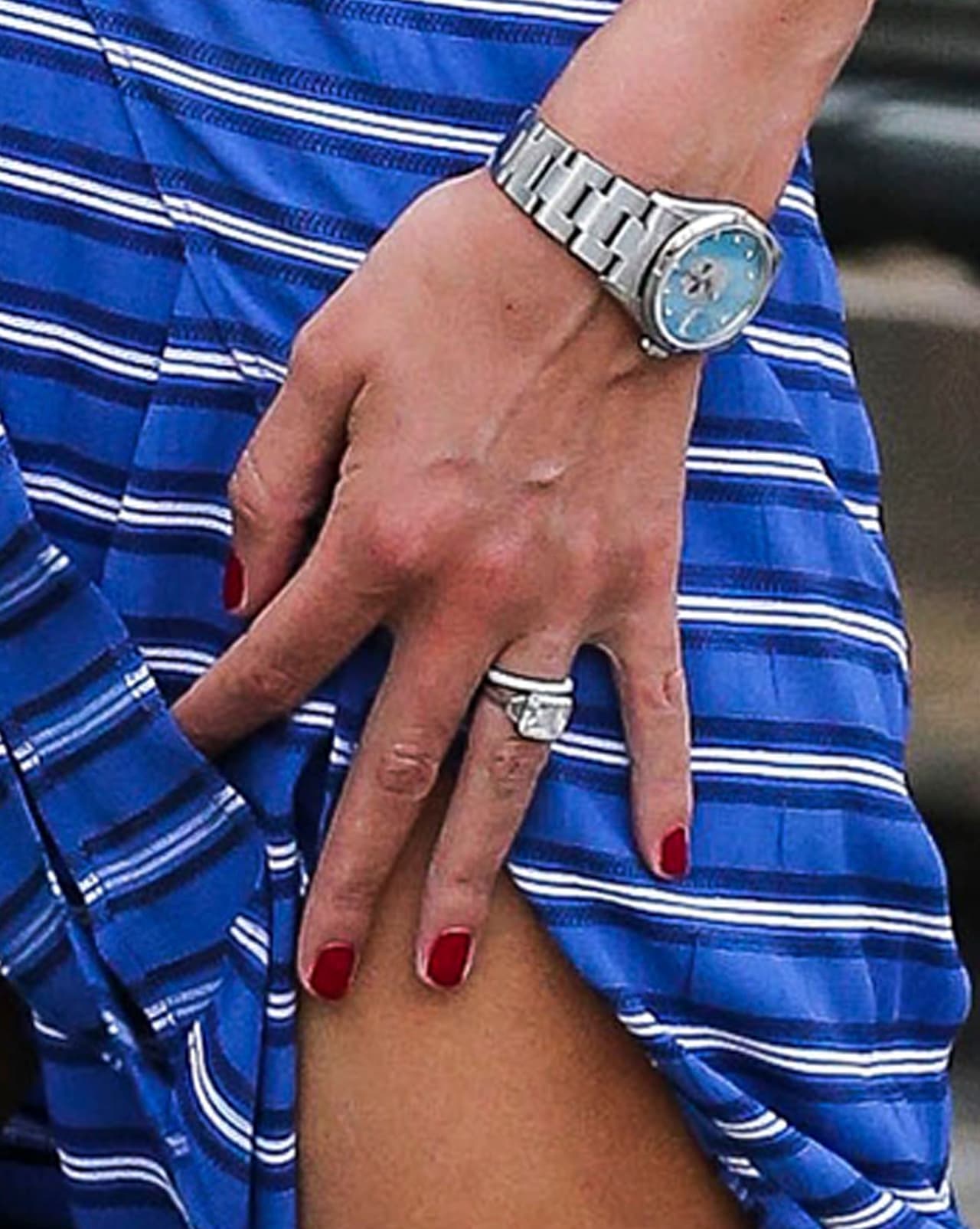 Nicky Hilton impone look veraniego.