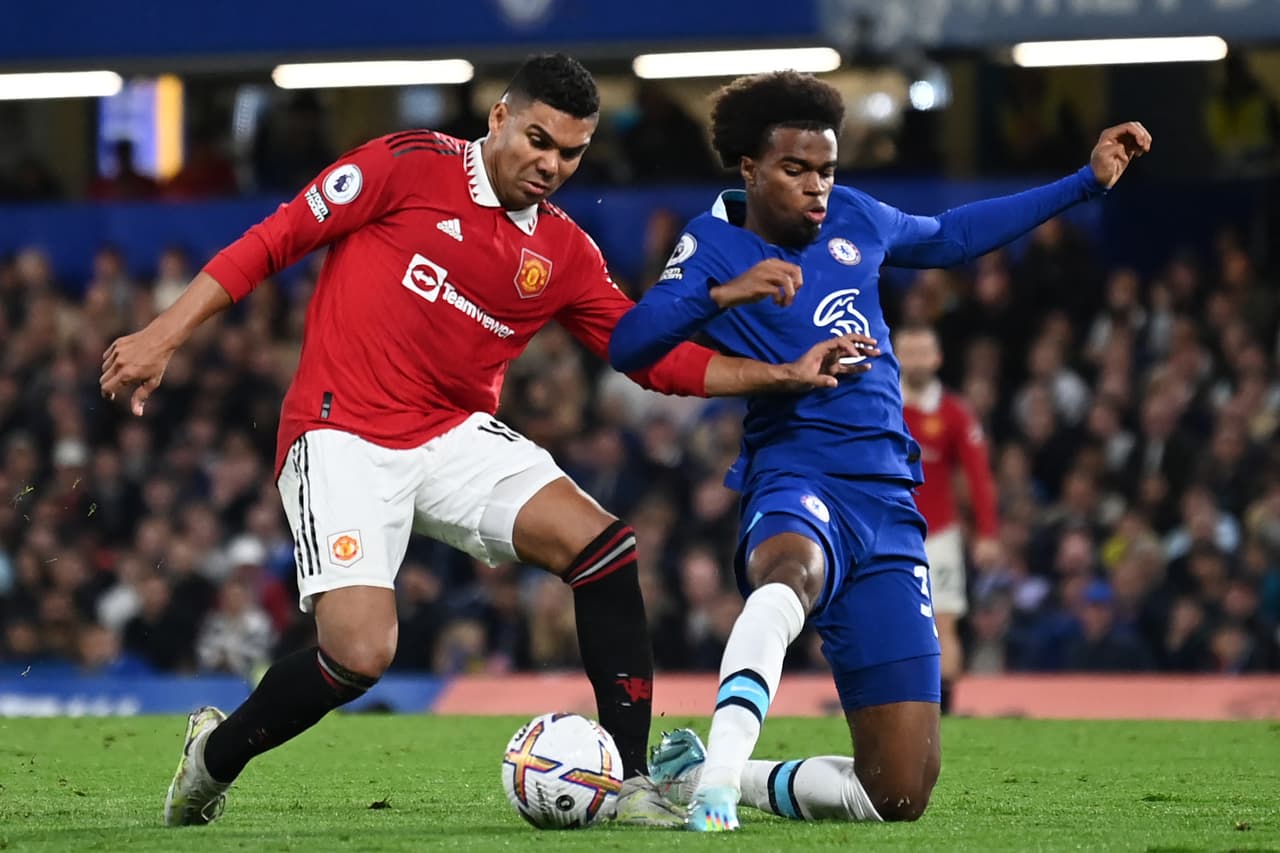 Manchester United empató 1-1 como visitante ante el Chelsea, gracias a un gol agónico de Casemiro.