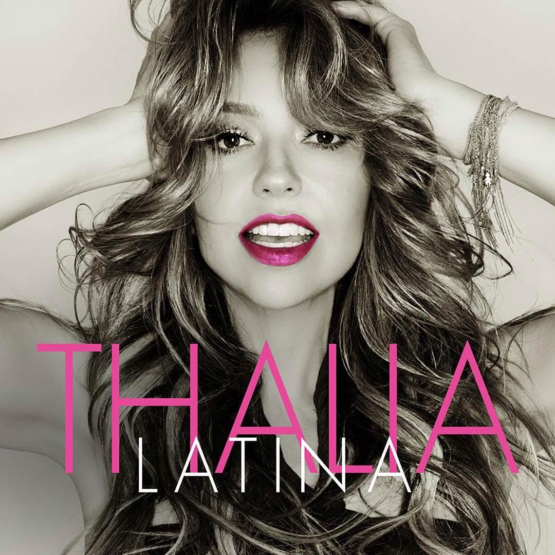 Lo que más llamó la atención de inmediato de la portada del disco de Thalía es que el nombre y la portada se parecían demasiado al de su ex amiga, lo que despertó de nuevo el interés del público por esta eterna rivalidad entre ambas cantantes.
<br>