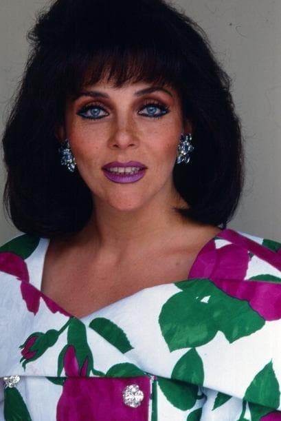 La segunda temporada de la historia fue un poco más exitosa, ya que la actriz regresó a su personaje de mujer pobre y sólo así la telenovela pudo salir adelante, aunque '
<b>Valentina</b>' se considera el fracaso más grande de 
<b><a href="http://www.univision.com/temas/veronica-castro">Castro</a></b>.