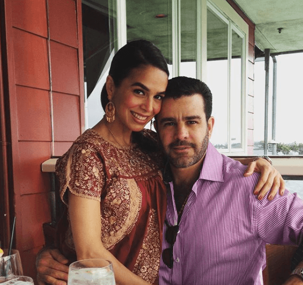 Eduardo Capetillo y Bibi Gaytán son una de las parejas más queridas por la audiencia. Desde hace 23 años han formado una familia junto a sus cinco hijos.