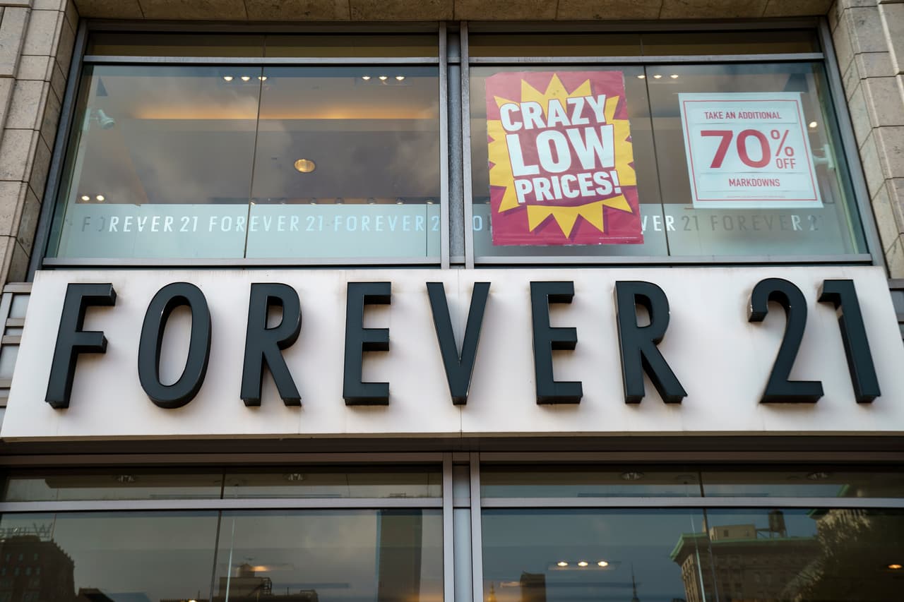 Los cierres representarían un tercio de las tiendas Forever 21 en todo el país y Florida no es la excepción. 6 tiendas cerrarían en el estado, dejando a sus clientes huérfanas de una marca que han seguido por años.