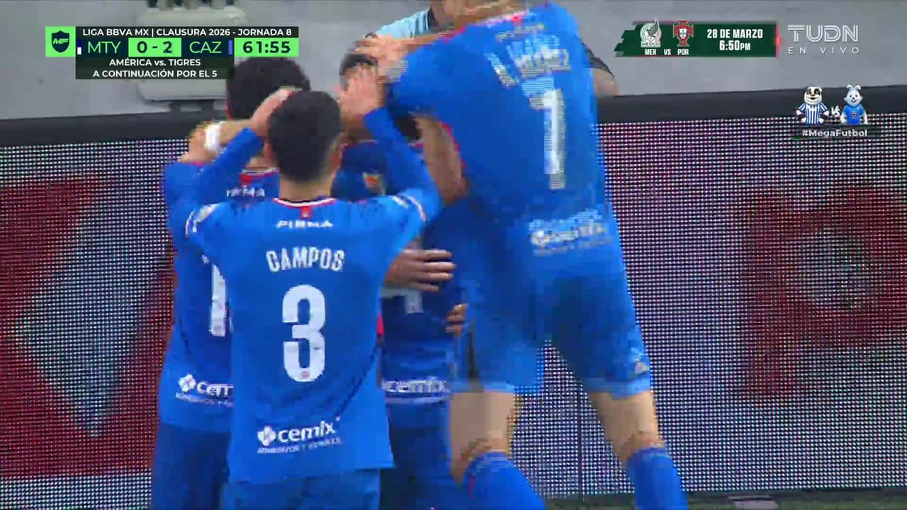 ¡GOL!  anota para Cruz Azul. Agustín Palavecino