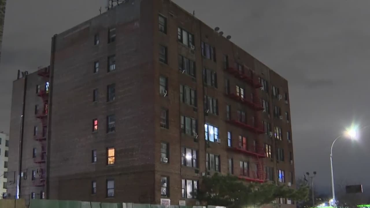 Niño de 3 años hallado muerto en Brooklyn fue ahogado y golpeado: autopsia