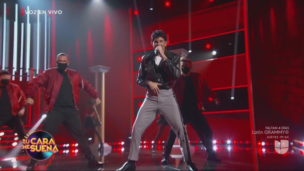 Gabriel descargó toda la energía y ritmo apenas comenzó la canción de salsa y tropical que lanzó Chayanne a finales de los 80.