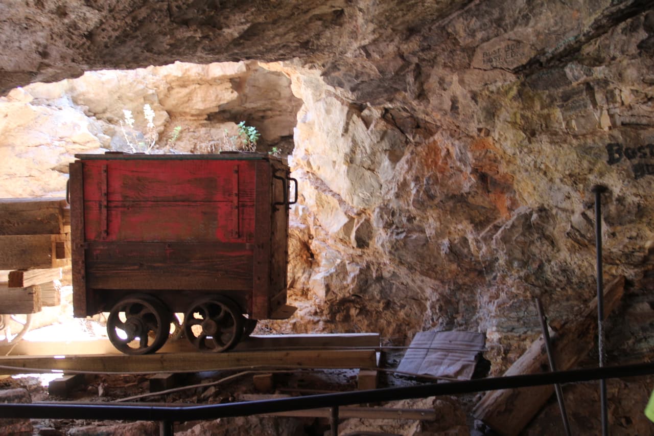 Y como se extraían los minerales de manera rudimentaria.