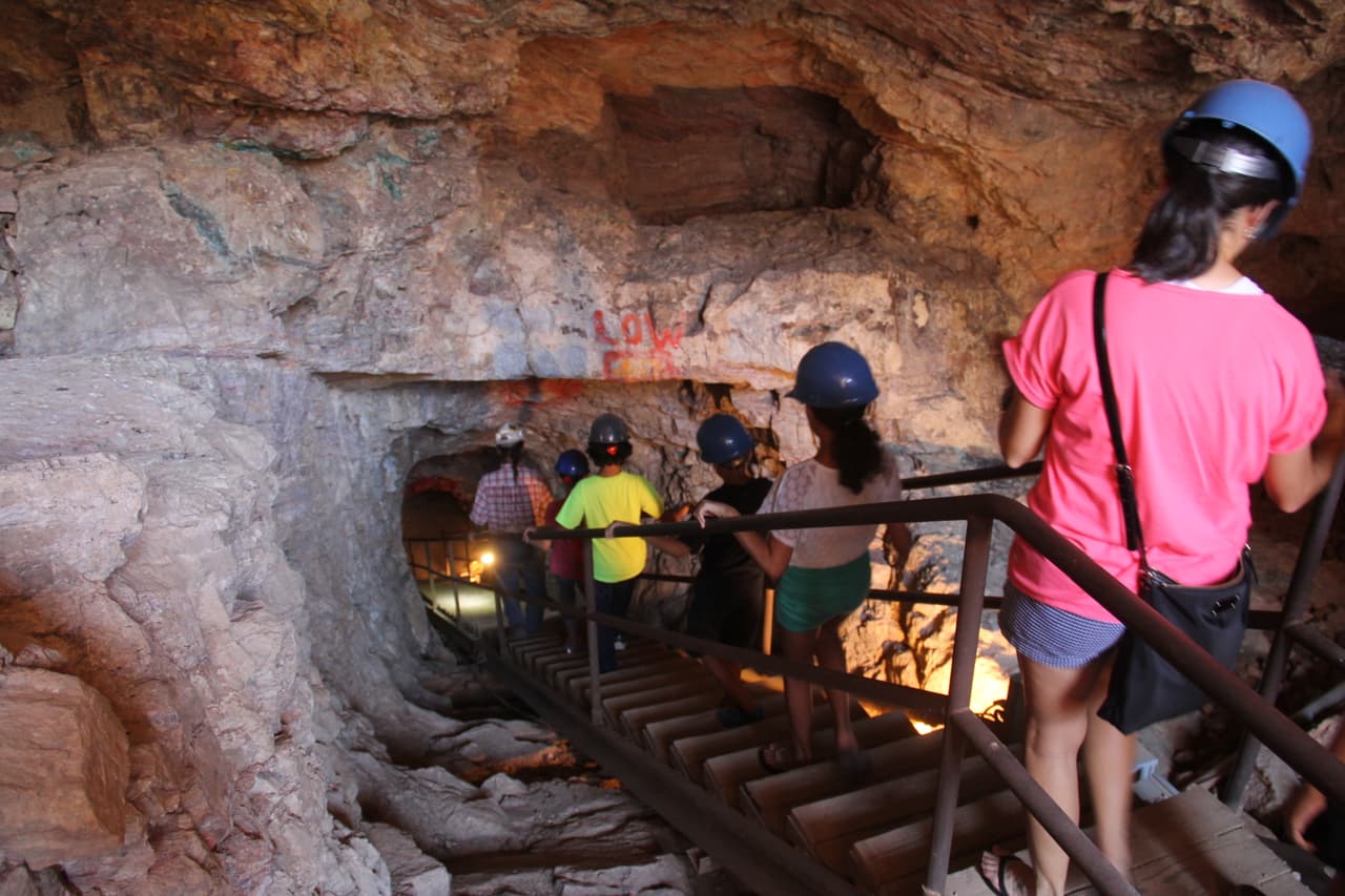 Aquí explican el origen e historia de Tombstone como pueblo minero.