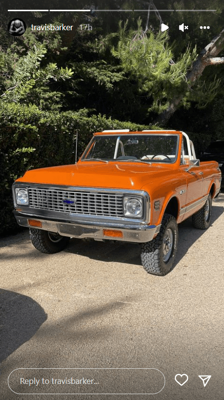 Por su parte, Travis también mostró imágenes de la camioneta.
<br>