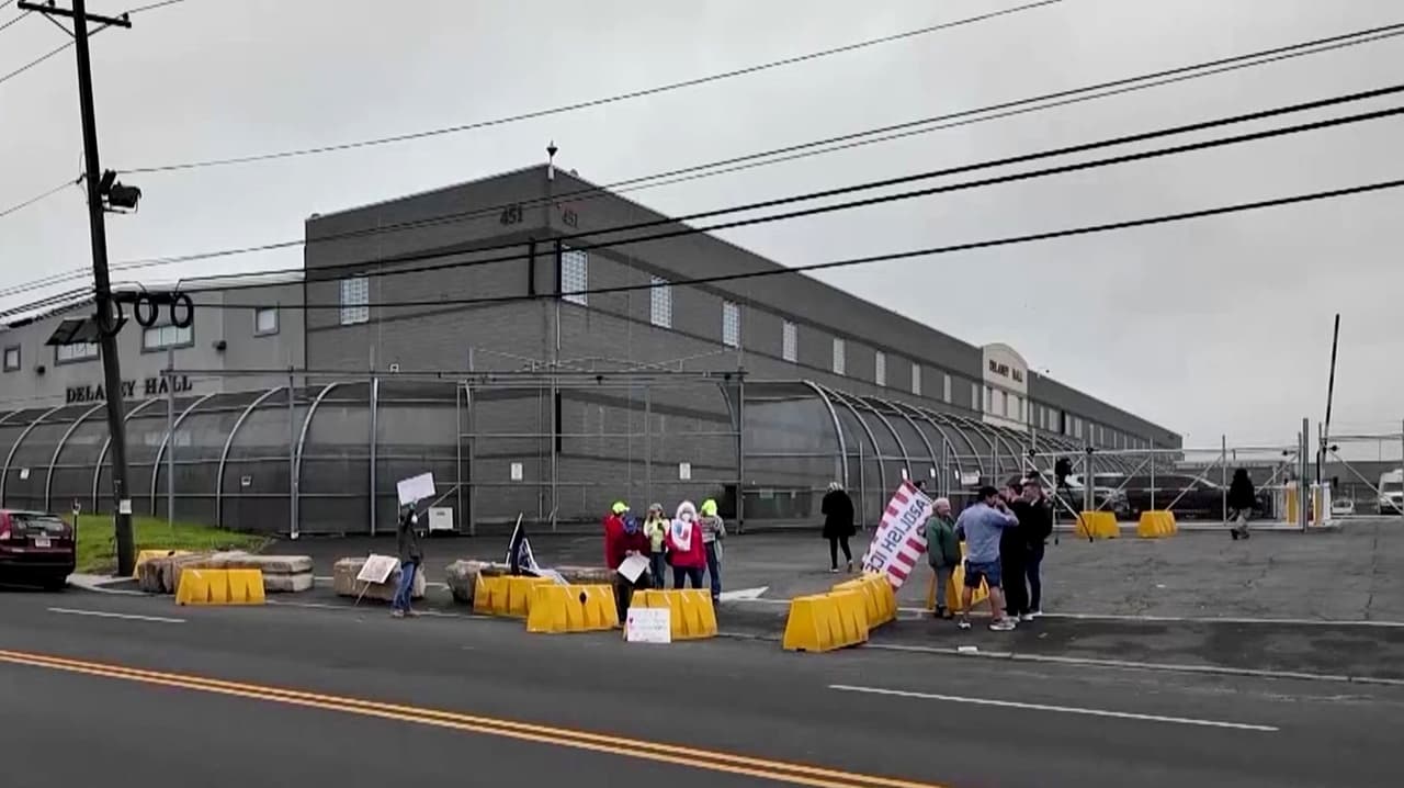 Legisladores visitan Delaney Hall tras arresto de pastor colombiano
