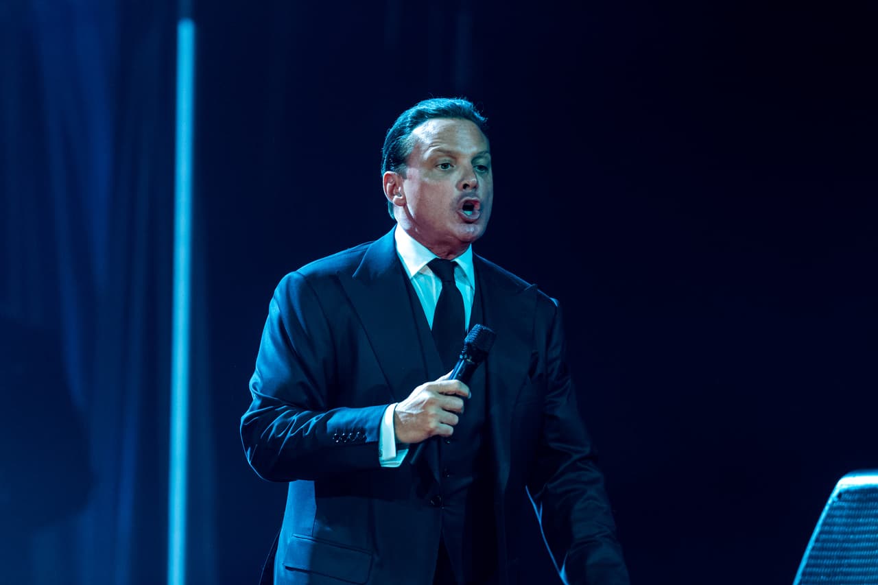 Estas declaraciones las tuvo que hacer después de que cancelara sus shows en el Auditorio Nacional, en México.