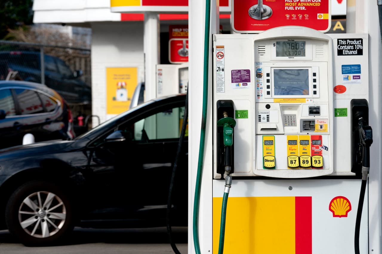 <b>4. Washington.</b>
<br>El galón tiene un costo de $5.54 dólares.