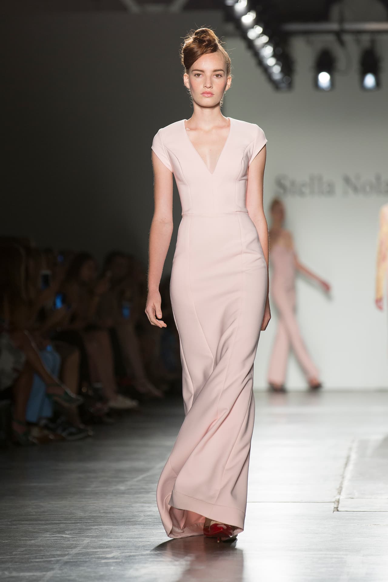 Las piezas clásicas con un twist moderno son el sello de la colección Primavera - Verano 2016. Diseñadora Stella Nolasco. NYFW, Spring/Summer 2016 - 09/16/2015
