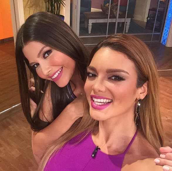 Zuleyka Rivera: "Con esta belleza Puertorriqueña @ZuleykaRivera". (Noviembre 19, 2015)