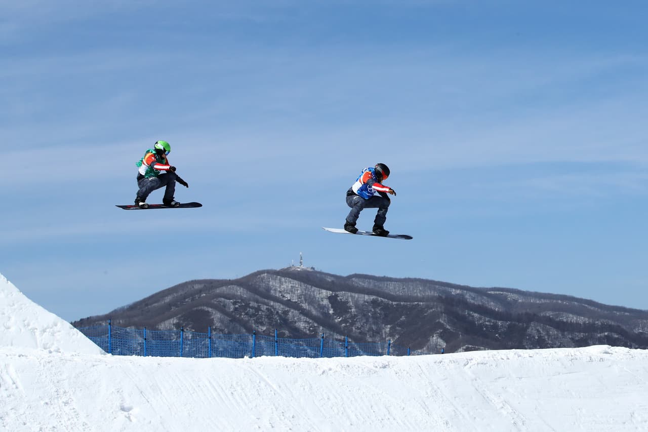 De acuerdo a la información del Comité Olímpico de Austria, Schairer sufrió una fracura de la quinta vértebra cervical.