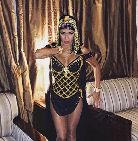 Dania Ramírez como Cleopatra.