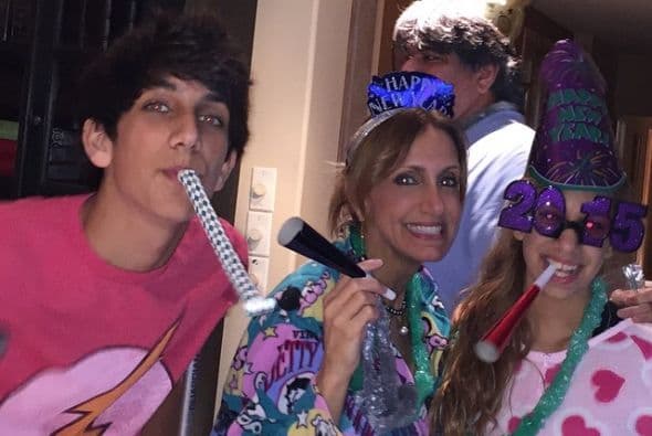 Trabajando o en casa con familia y amigos, los famosos de Univision se la pasaron de lo mejor despidiendo el 2014. ¡A celebrar, como debe ser!