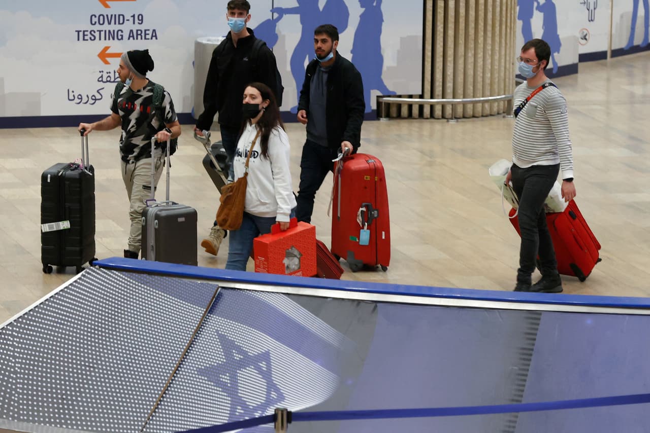 El explosivo 'souvenir' que llevaban unos turistas desata el pánico en un aeropuerto