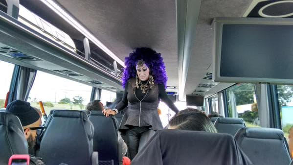 Decenas protestan contra política de “nombres reales” de Facebook