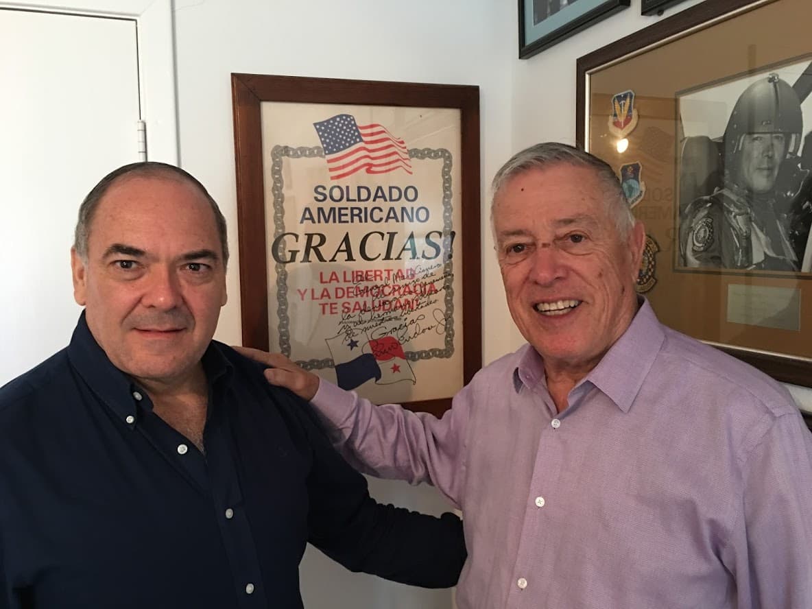 30 años de la invasión a Panamá: la extraordinaria historia de dos enemigos a muerte que luego forjaron una larga amistad