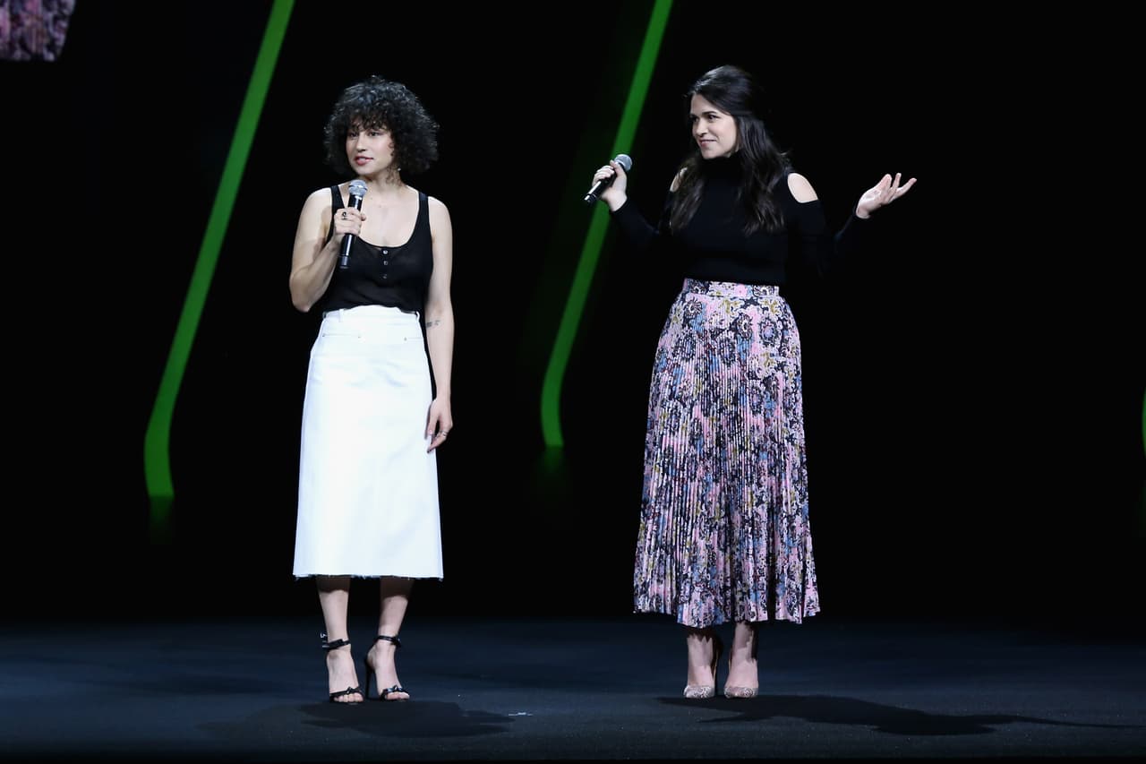 Ilana Glazer y Abbi Jacobson han demostrado que las mujeres también son grandes comediantes. Su hilarante serie de televisión Broad City retrata la historia de dos jóvenes que intentan sobrevivir a Nueva York. Lo consiguen a base de esfuerzo y algún que otro traspiés. | Imagen: Getty Images