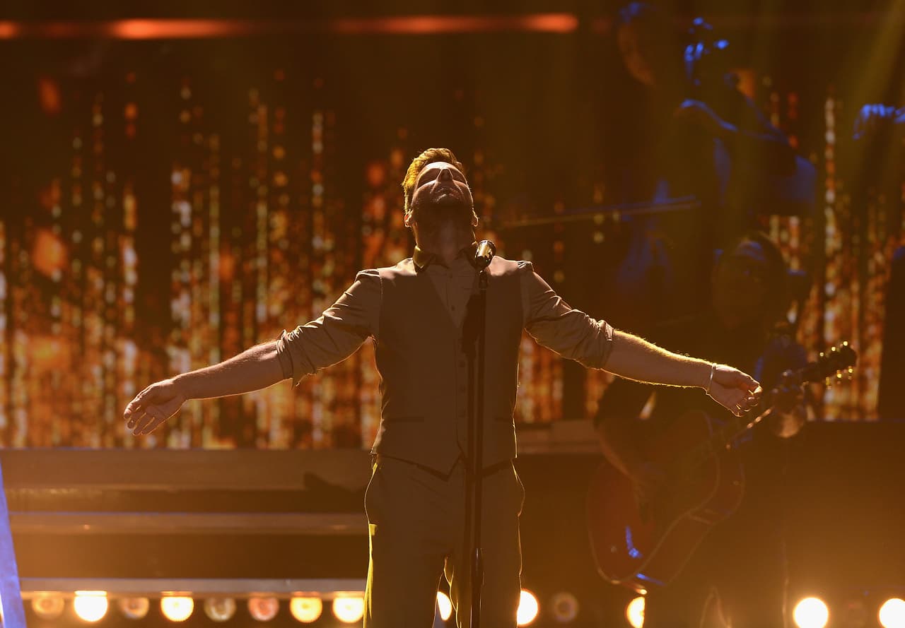 <b>Ricky Martin</b>
<br>
<b>Galardones Premio Lo Nuestro: 12</b>
<br>El astro boricua ha ganado en categorías como Video del Año, Canción Pop del Año, Artista Pop del Año, Álbum Pop del Año.